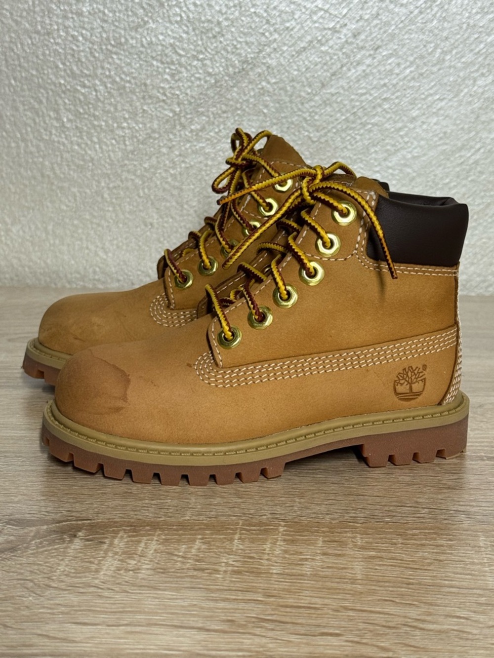 Toddler Timberland Classic 6-Inch Waterproof Boots Wheat Nubuck colorway Sz 9